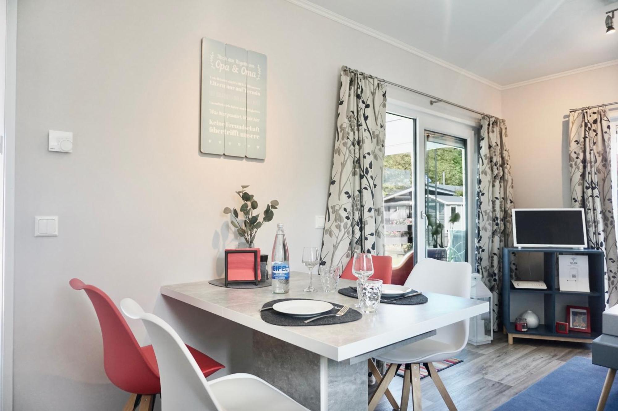 Ferienhaus Ufergeheimnis Am Guelser Moselbogen I 2 Sz I 5 Gaeste I Badebucht I Grill I Garten Coblenza Esterno foto