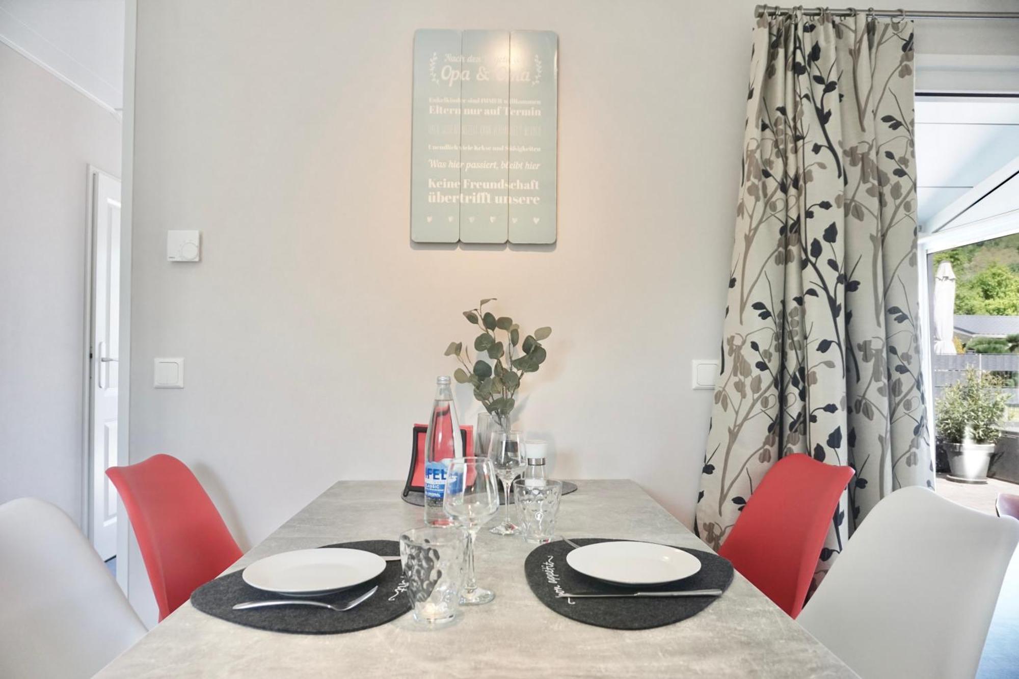 Ferienhaus Ufergeheimnis Am Guelser Moselbogen I 2 Sz I 5 Gaeste I Badebucht I Grill I Garten Coblenza Esterno foto